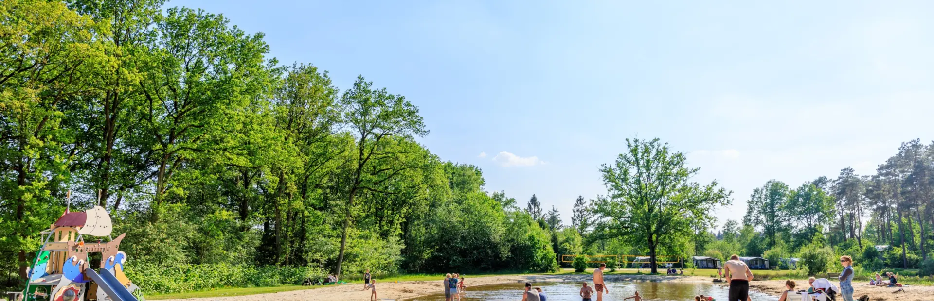 Camping in Drenthe met vijver en spelende kinderen - Camping Diana Heide