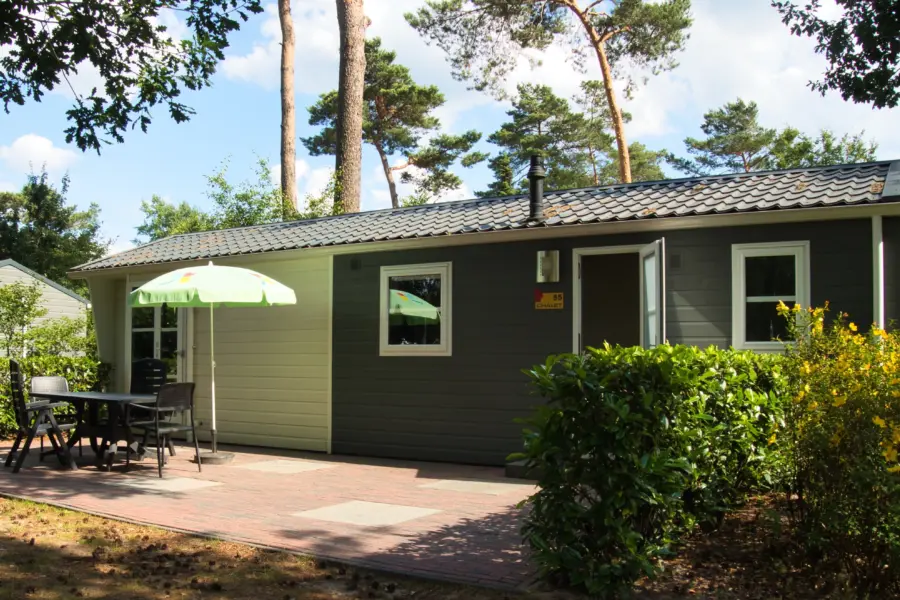 Camping De Haeghehorst-Ermelo- 4 pers.chalet-buiten