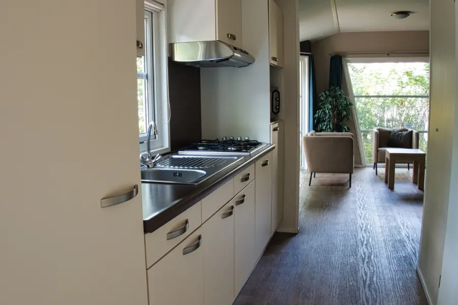 Camping De Haeghehorst-Ermelo- 4 pers.chalet-keuken1