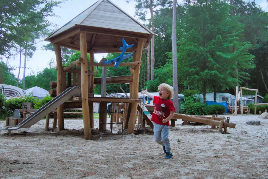Camping De Haeghehorst-Ermelo- 4 pers.chalet-speeltuin eekhoorn