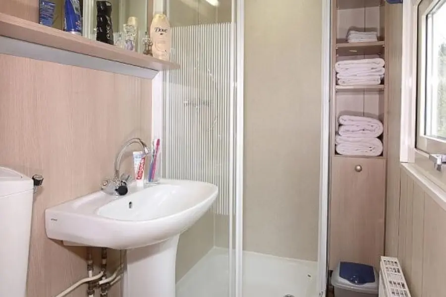 Camping de holterberg stacaravan badkamer