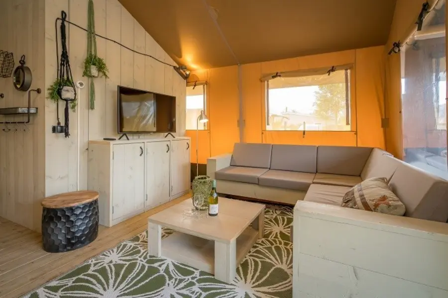 Zanzi tent 6p. living (2) verkleind