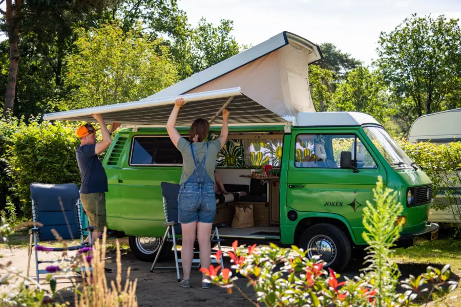 Camperbus kamperen